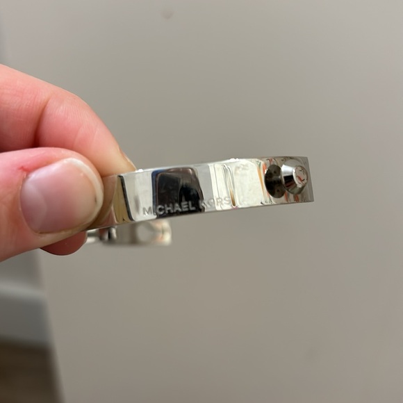 💎3/$50💎 Michael Kors Silver Double Hinge Bracelet - Picture 4 of 4